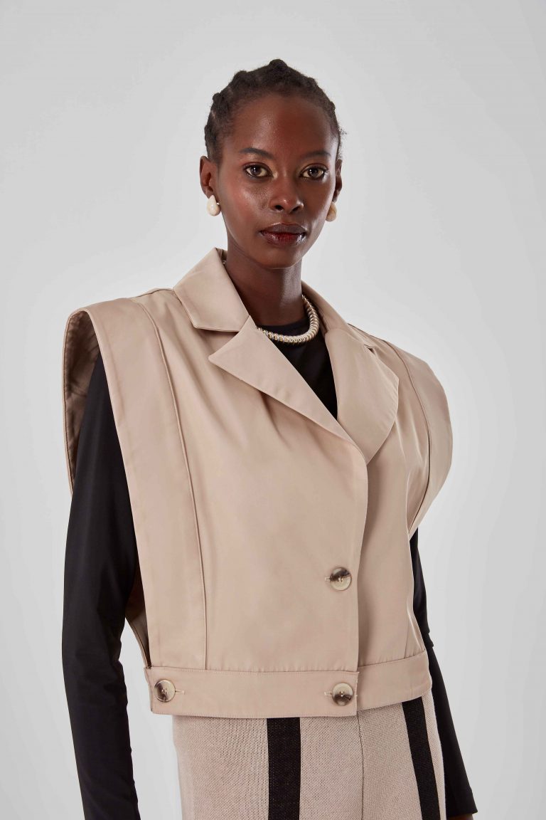 Mizalle Geniş Kesim Kısa Bej Rengi Tasarım Yelek - Mizalle