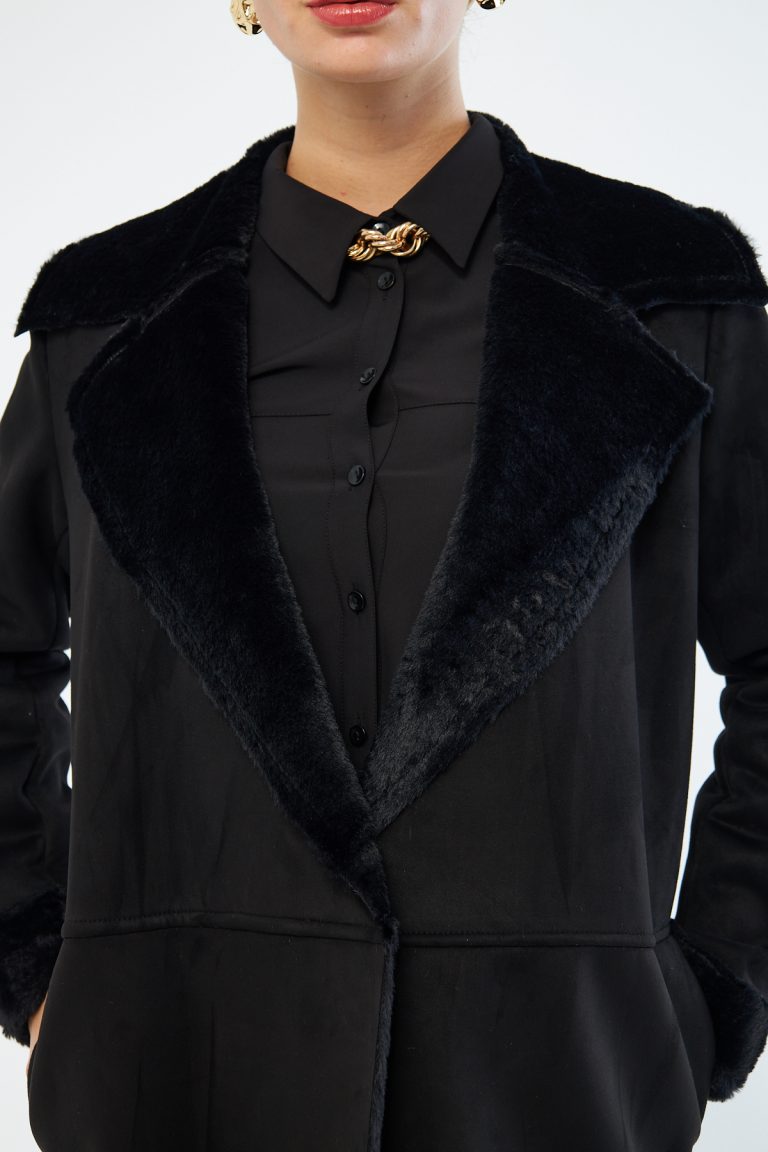 Mizalle Kürk Görünümlü İçi Peluş Uzun Siyah Kaban - Mizalle