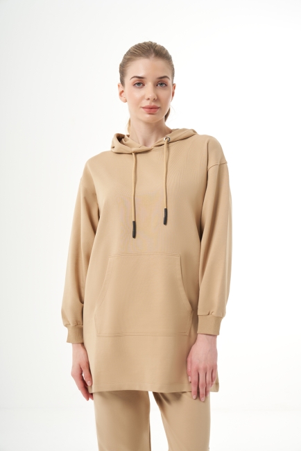 Mizalle - Mizalle Kapüşonlu Kanguru Cepli Bej Rengi Sweatshirt Mizalle - Mizalle Kapüşonlu Kanguru Cepli Bej Rengi Sweatshirt