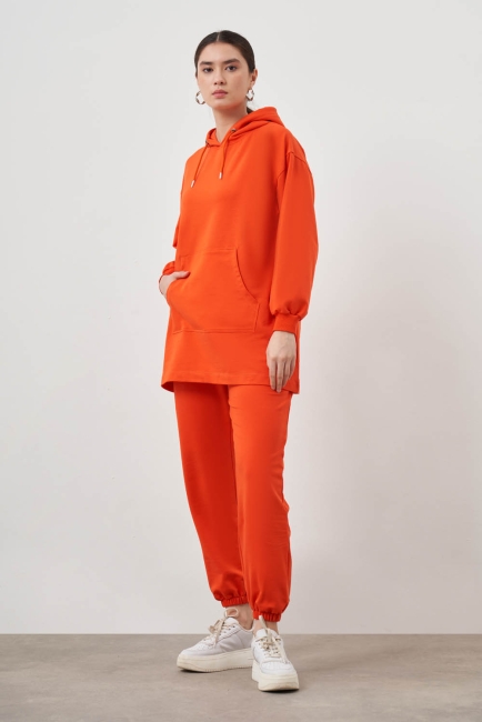 Mizalle - Mizalle Kapüşonlu Kanguru Cepli Nar Çiçeği Sweatshirt Mizalle - Mizalle Kapüşonlu Kanguru Cepli Nar Çiçeği Sweatshirt