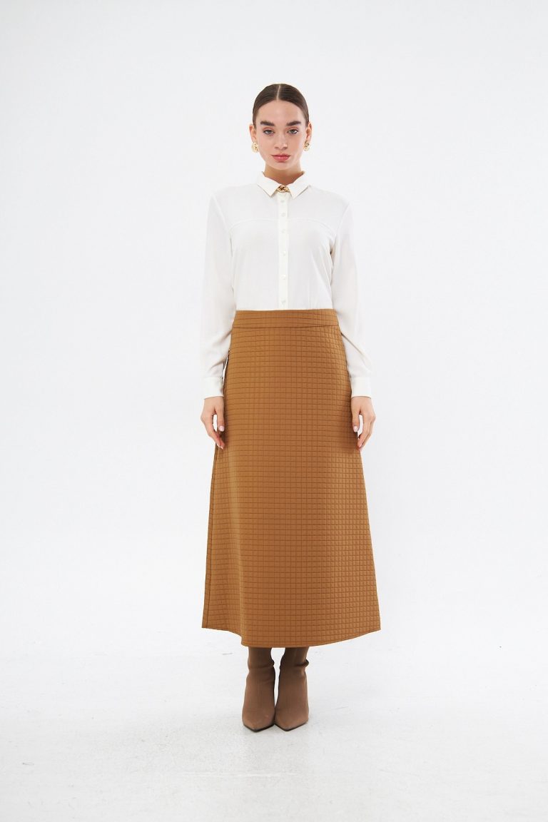 Mizalle Kapitone Görünümlü A kesim Uzun Taba Rengi Etek - Mizalle