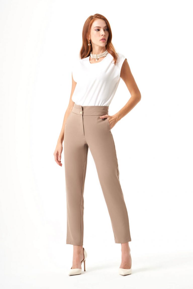 Mizalle Bel Detaylı Klasik Kısa Paça Vizon Kumaş Pantolon - Mizalle