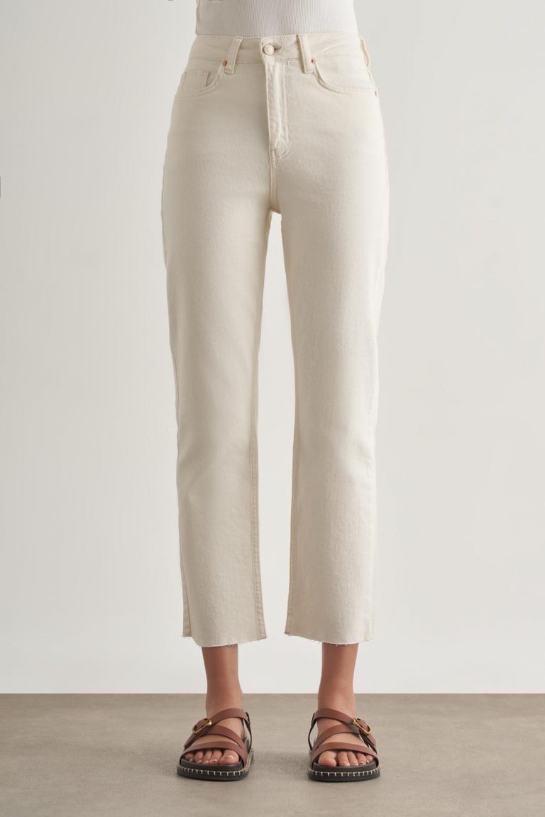 Mizalle Dar Kesim Kesik Paçalı Mom Fit Ekru Denim Pantolon - Mizalle