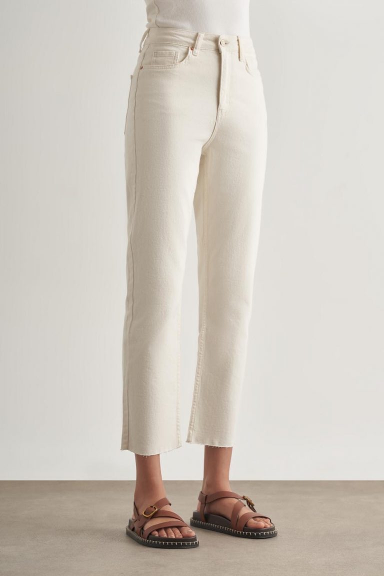 Mizalle Dar Kesim Kesik Paçalı Mom Fit Ekru Denim Pantolon - Mizalle