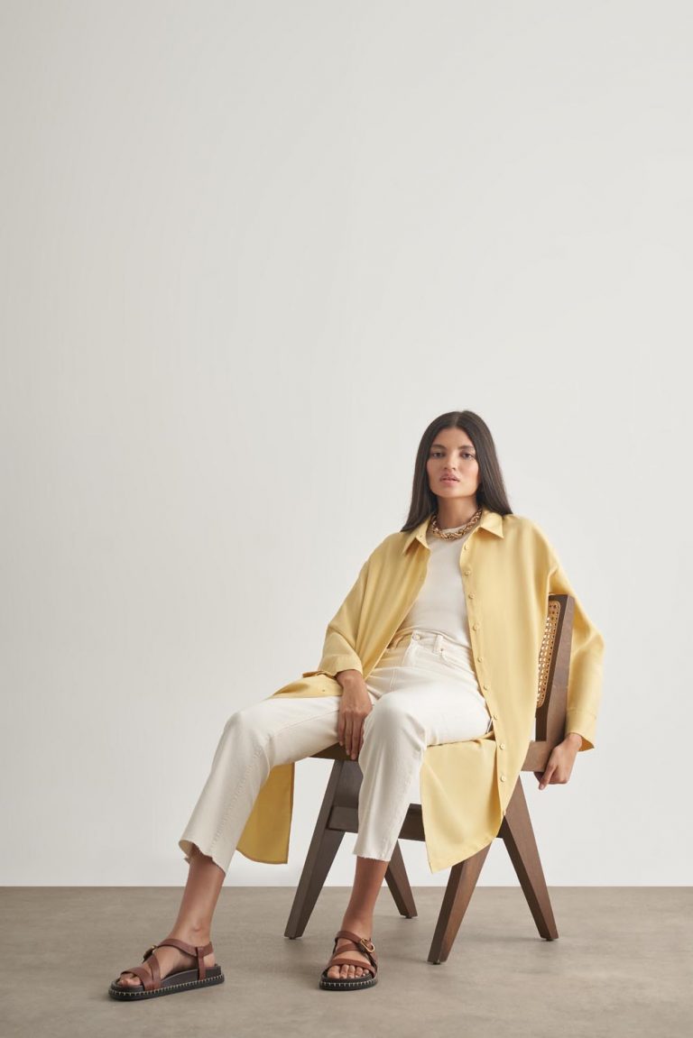 Mizalle Dar Kesim Kesik Paçalı Mom Fit Ekru Denim Pantolon - Mizalle