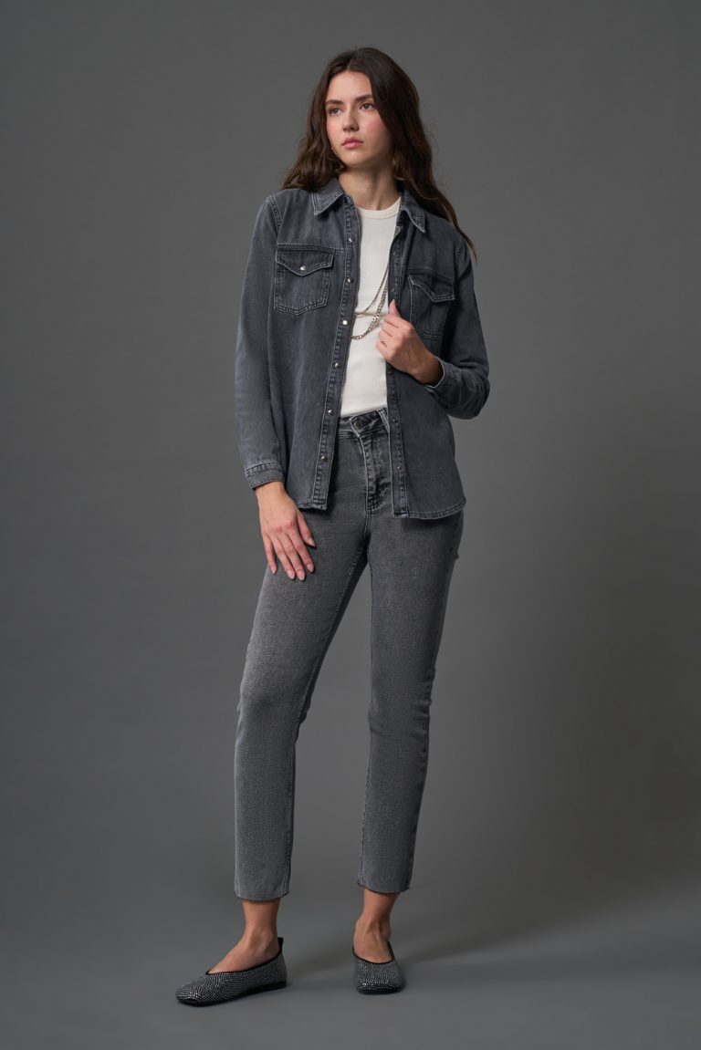 Mizalle Dar Kesim Kesik Paçalı Mom Fit Gri Denim Pantolon - Mizalle