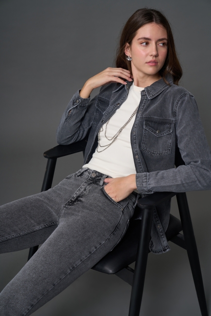 Mizalle - Mizalle Dar Kesim Kesik Paçalı Mom Fit Gri Denim Pantolon Mizalle - Mizalle Dar Kesim Kesik Paçalı Mom Fit Gri Denim Pantolon