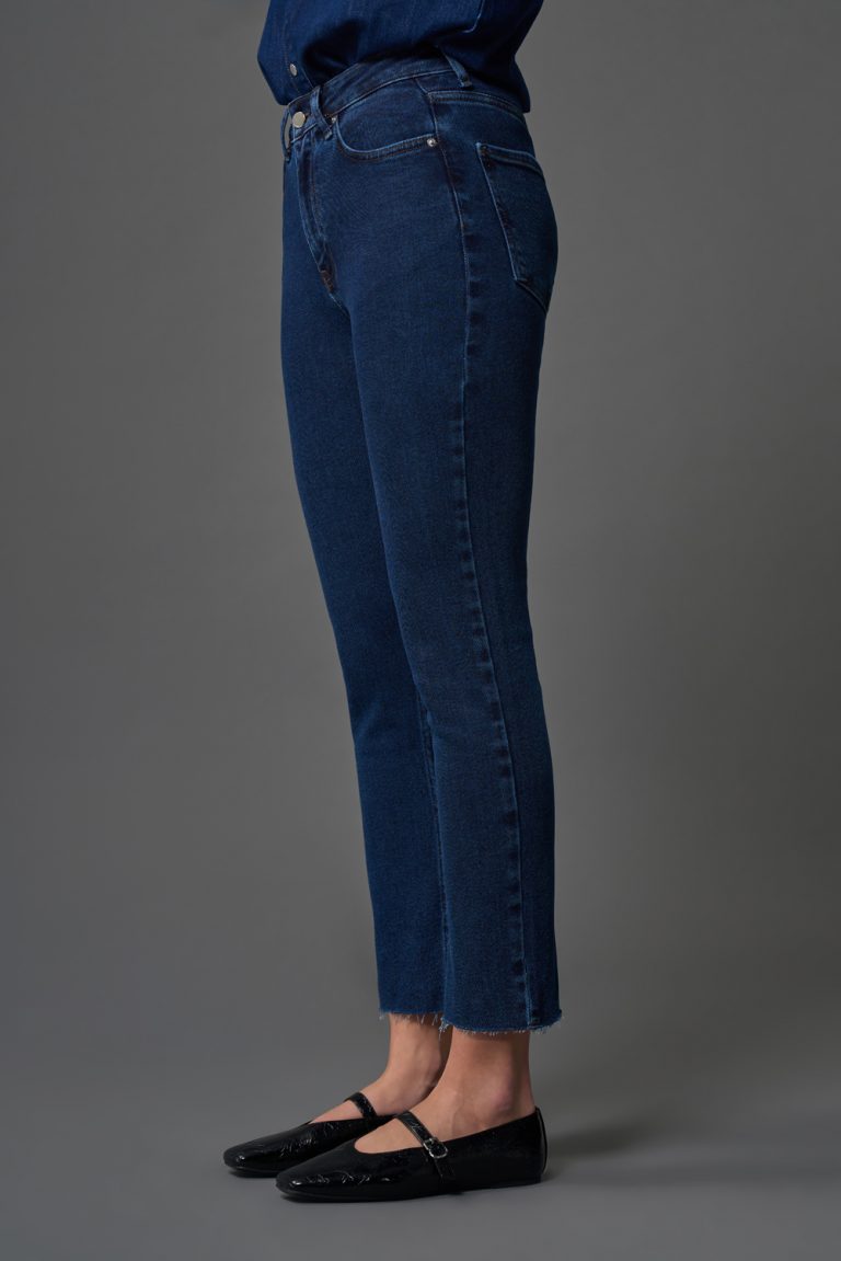 Mizalle Dar Kesim Kesik Paçalı Mom Fit İndigo Mavi Denim Pantolon - Mizalle