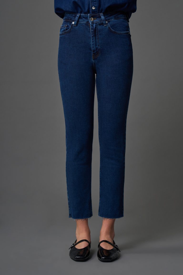 Mizalle Dar Kesim Kesik Paçalı Mom Fit İndigo Mavi Denim Pantolon - Mizalle