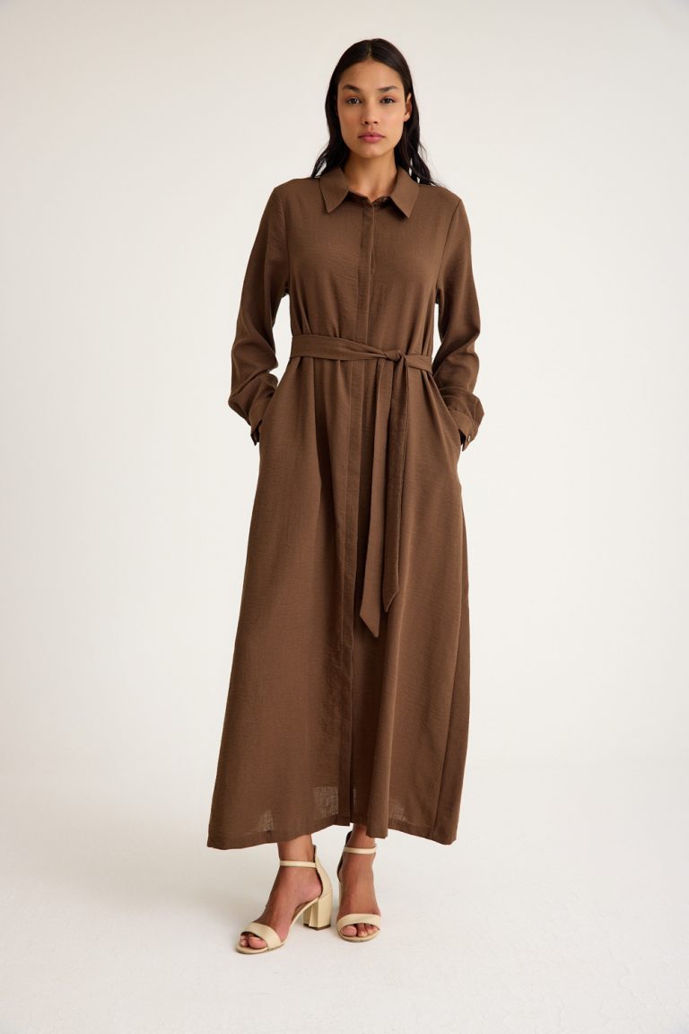 Mizalle Keten Görünümlü Kuşaklı Kahverengi Uzun Gömlek Elbise - Mizalle