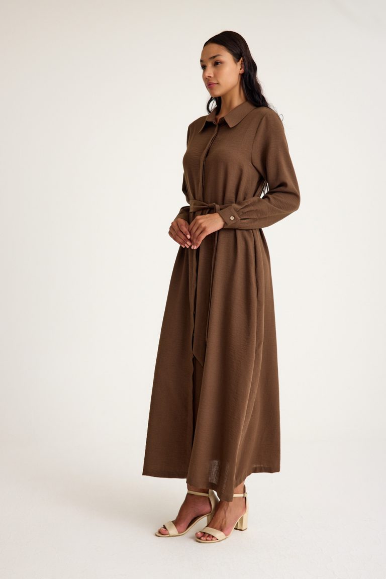 Mizalle Keten Görünümlü Kuşaklı Kahverengi Uzun Gömlek Elbise - Mizalle
