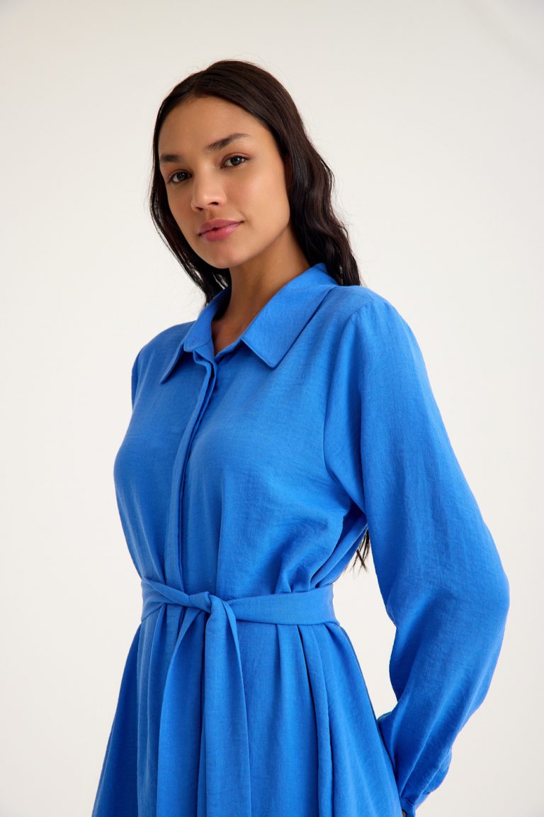 Mizalle Keten Görünümlü Kuşaklı Mavi Uzun Gömlek Elbise - Mizalle