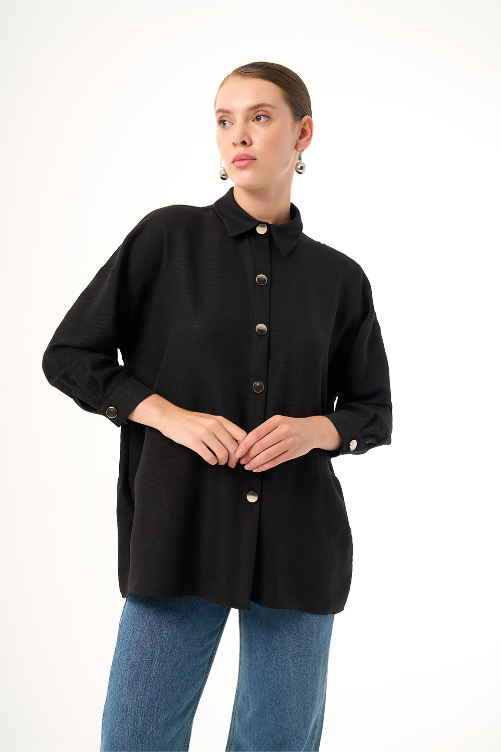 Mizalle Keten Dokulu Oversize Siyah Gömlek Mizalle Keten Dokulu Oversize Siyah Gömlek