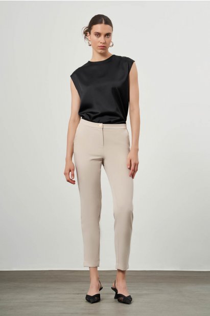 Mizalle Basic Kısa Paça Klasik Bej Rengi Kumaş Pantolon - Mizalle