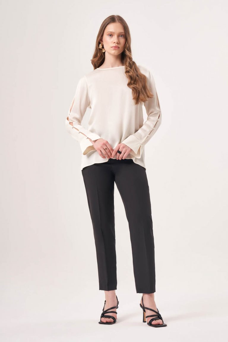 Kolu Detaylı Uzun Ekru Bluz - Mizalle