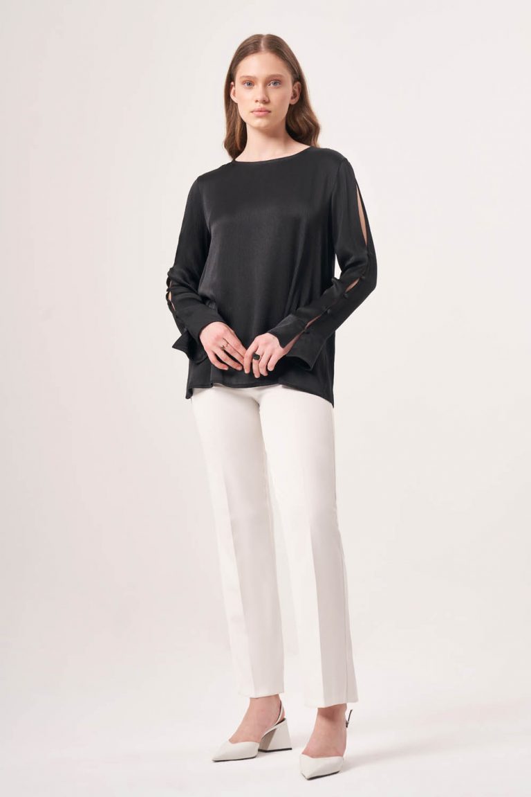 Mizalle Kol Detaylı Yuvarlak Yaka Siyah Şifon Bluz - Mizalle
