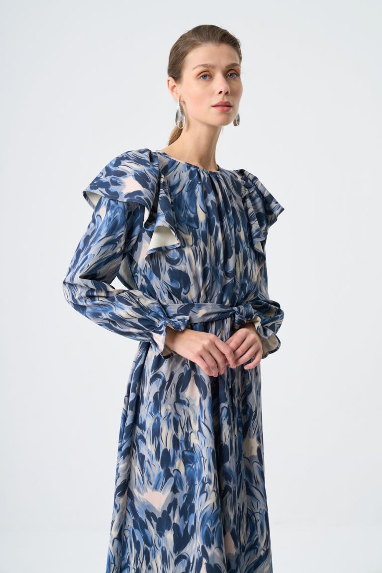 Mizalle Volan Detaylı Mavi Desenli Uzun Kollu Maksi Elbise - Mizalle