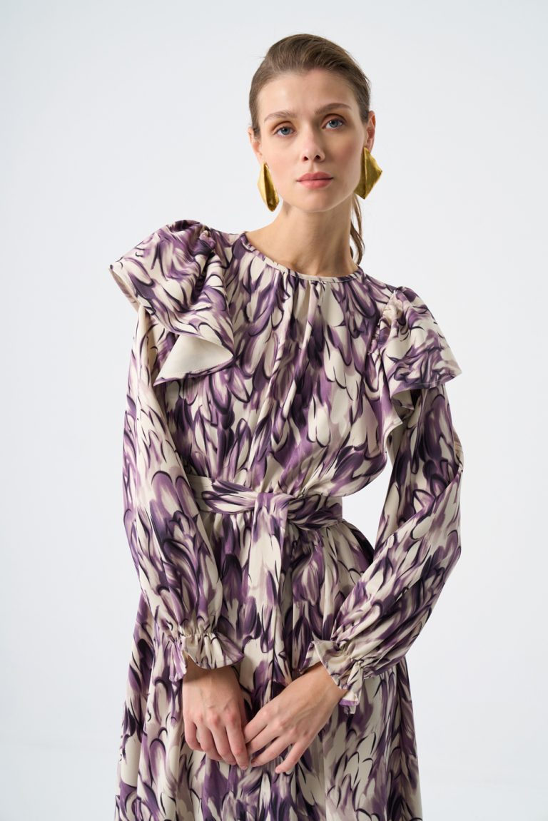 Mizalle Volan Detaylı Lila Desenli Uzun Kollu Maksi Elbise - Mizalle