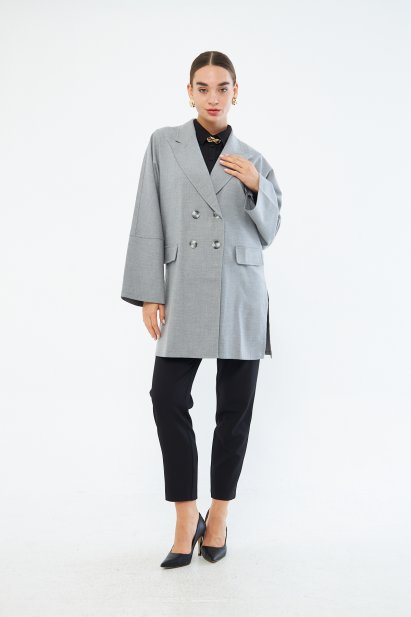 Mizalle Rahat Kalıp Kruvaze Yırtmaçlı Gri Uzun Ceket - Mizalle