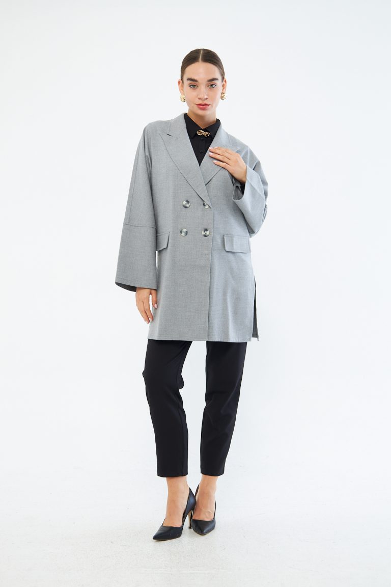 Mizalle Rahat Kalıp Kruvaze Yırtmaçlı Gri Uzun Ceket - Mizalle