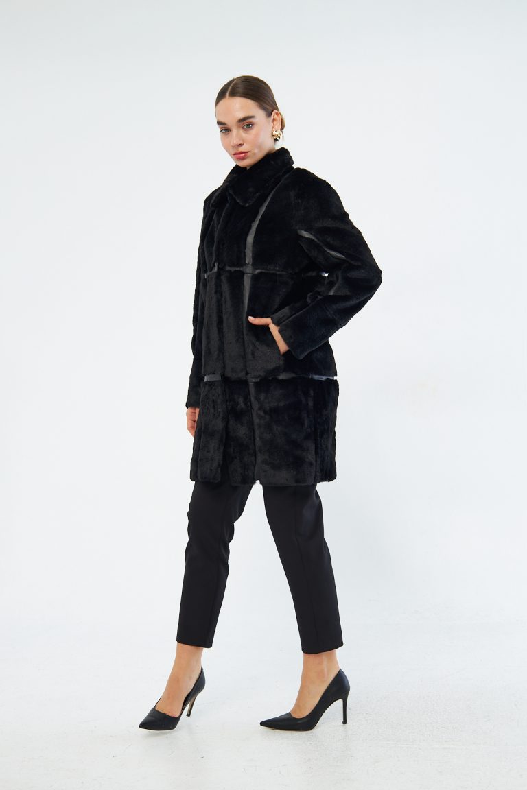 Mizalle Şerit Detaylı Siyah Suni Kürk Kaban - Mizalle
