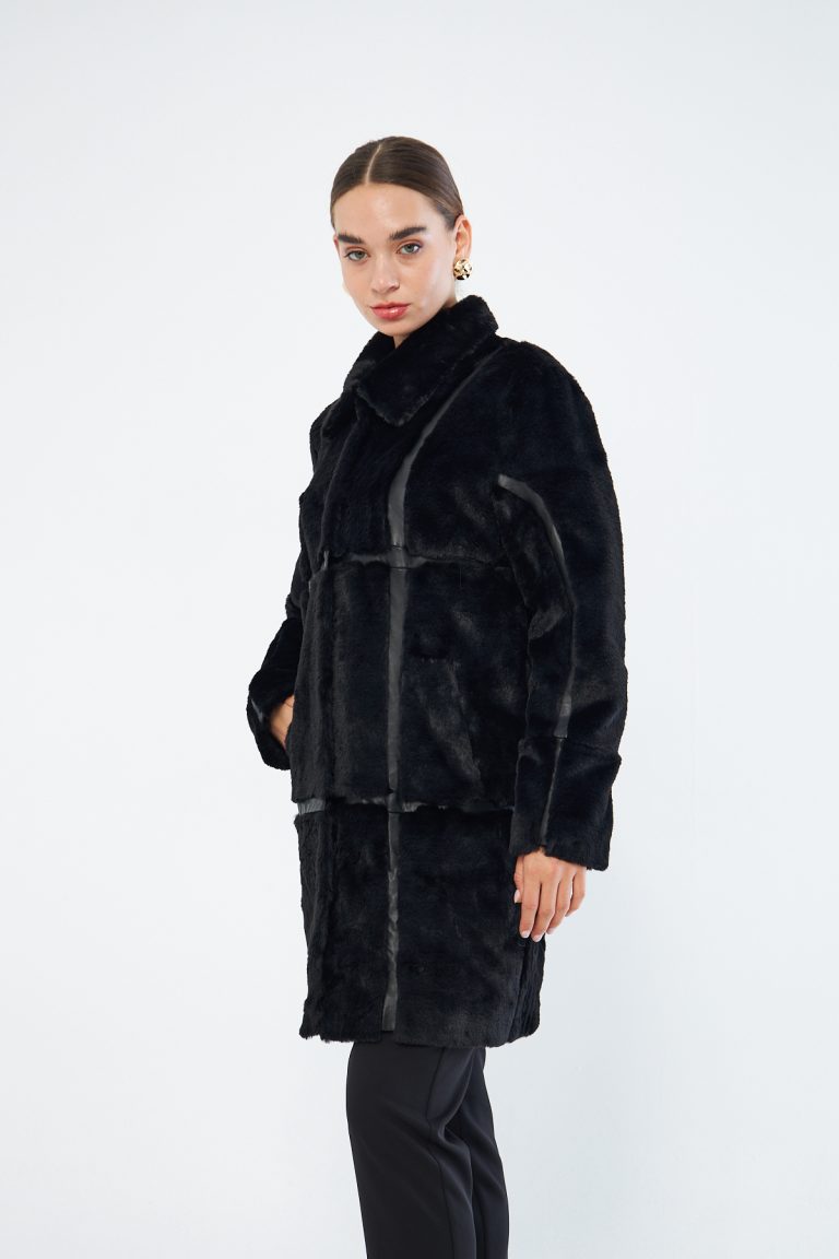 Mizalle Şerit Detaylı Siyah Suni Kürk Kaban - Mizalle