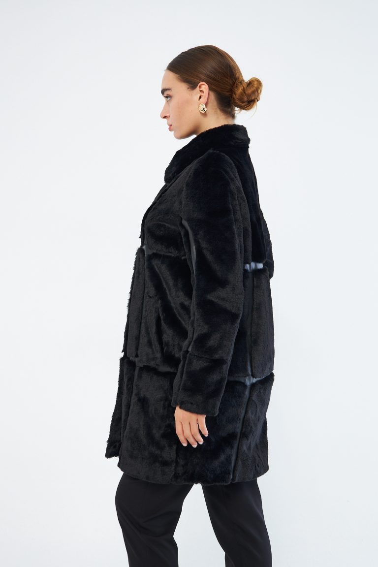 Mizalle Şerit Detaylı Siyah Suni Kürk Kaban - Mizalle