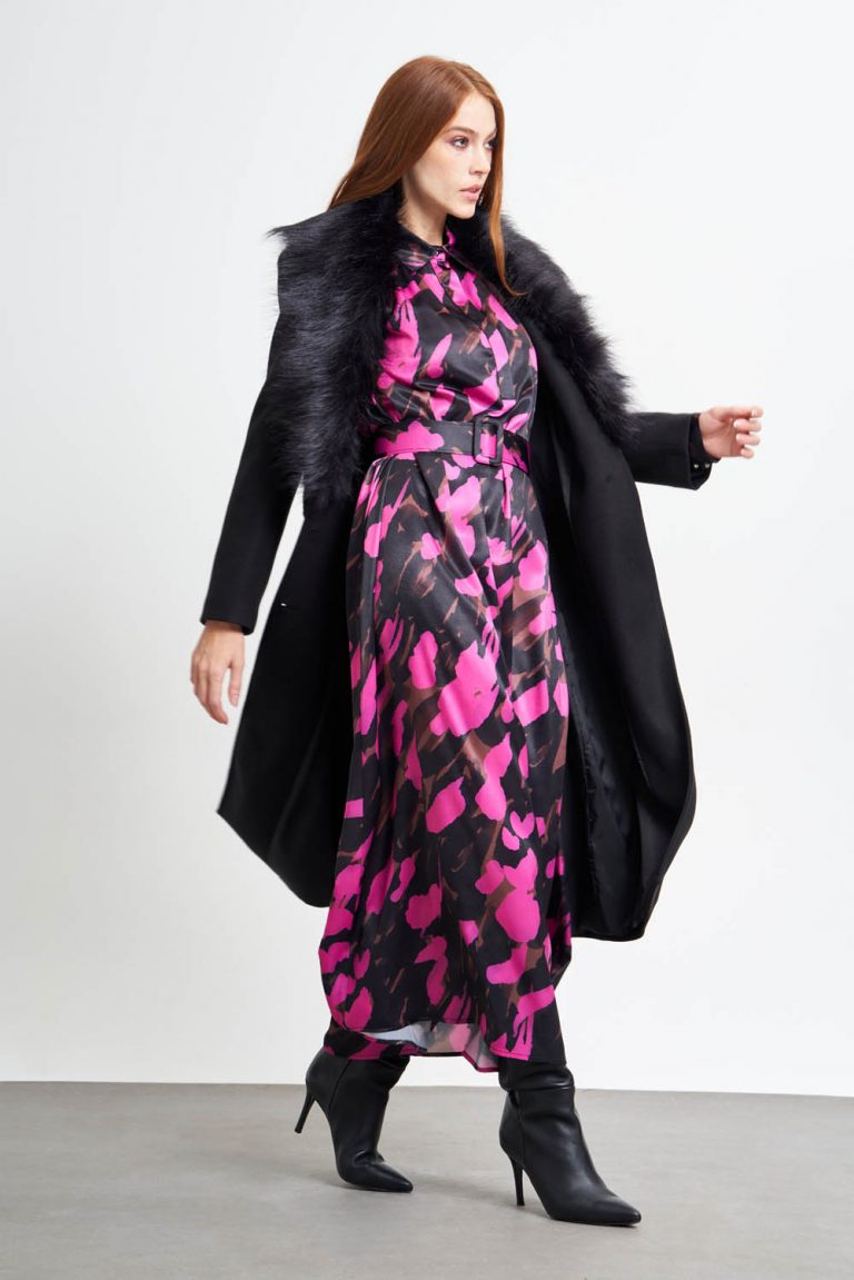 Kürk Detaylı Siyah Kaban - Mizalle