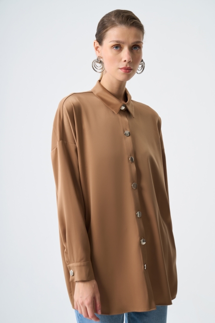 Mizalle - Mizalle Metal Düğmeli Bronz Rengi Klasik Saten Gömlek