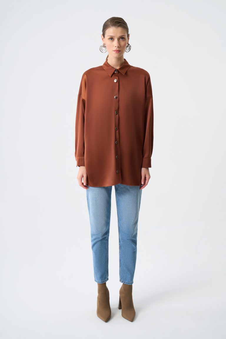 Mizalle Metal Düğmeli Kahverengi Klasik Saten Gömlek - Mizalle