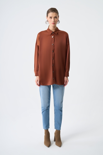 Mizalle - Mizalle Metal Düğmeli Kahverengi Klasik Saten Gömlek Mizalle - Mizalle Metal Düğmeli Kahverengi Klasik Saten Gömlek