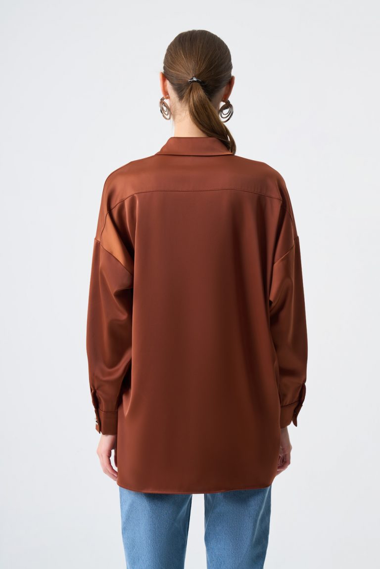 Mizalle Metal Düğmeli Kahverengi Klasik Saten Gömlek - Mizalle