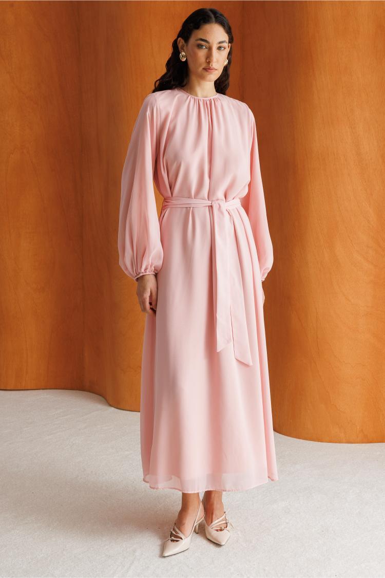 Mizalle Balon Kollu Kuşaklı Pembe Maksi Şifon Elbise - 3