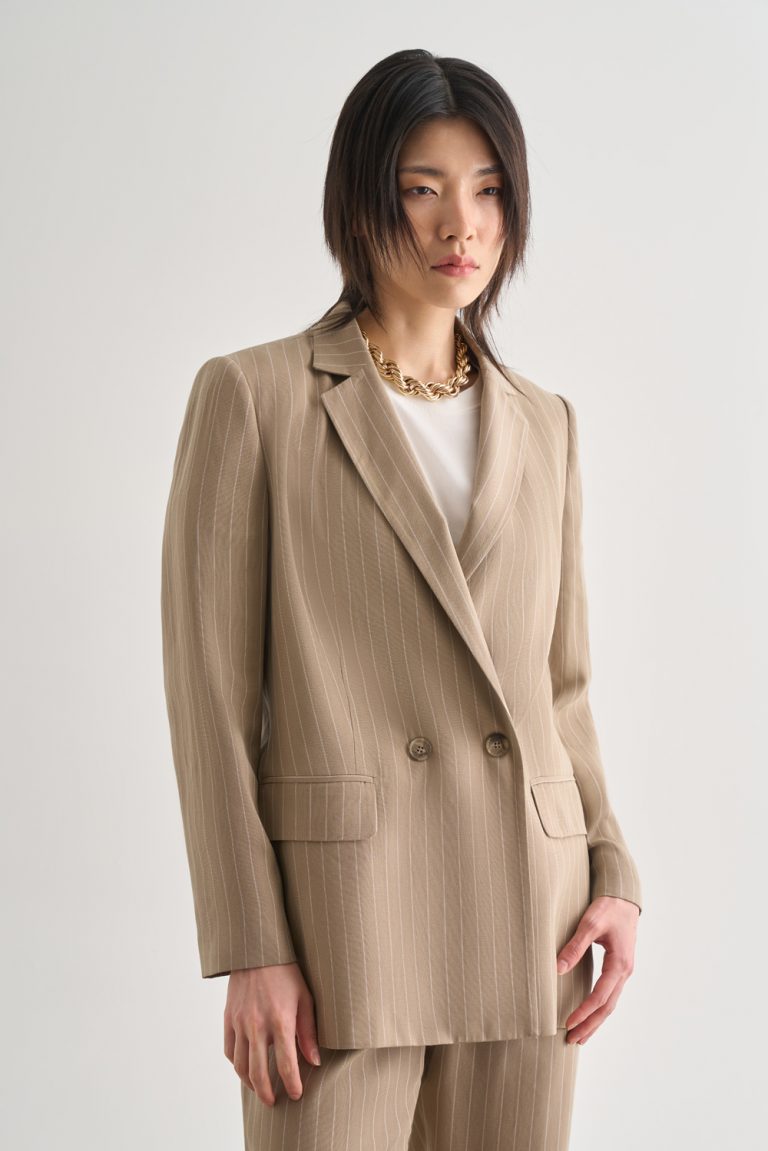 Mizalle Bej Rengi İnce Çizgili Anvelop Blazer Ceket - Mizalle