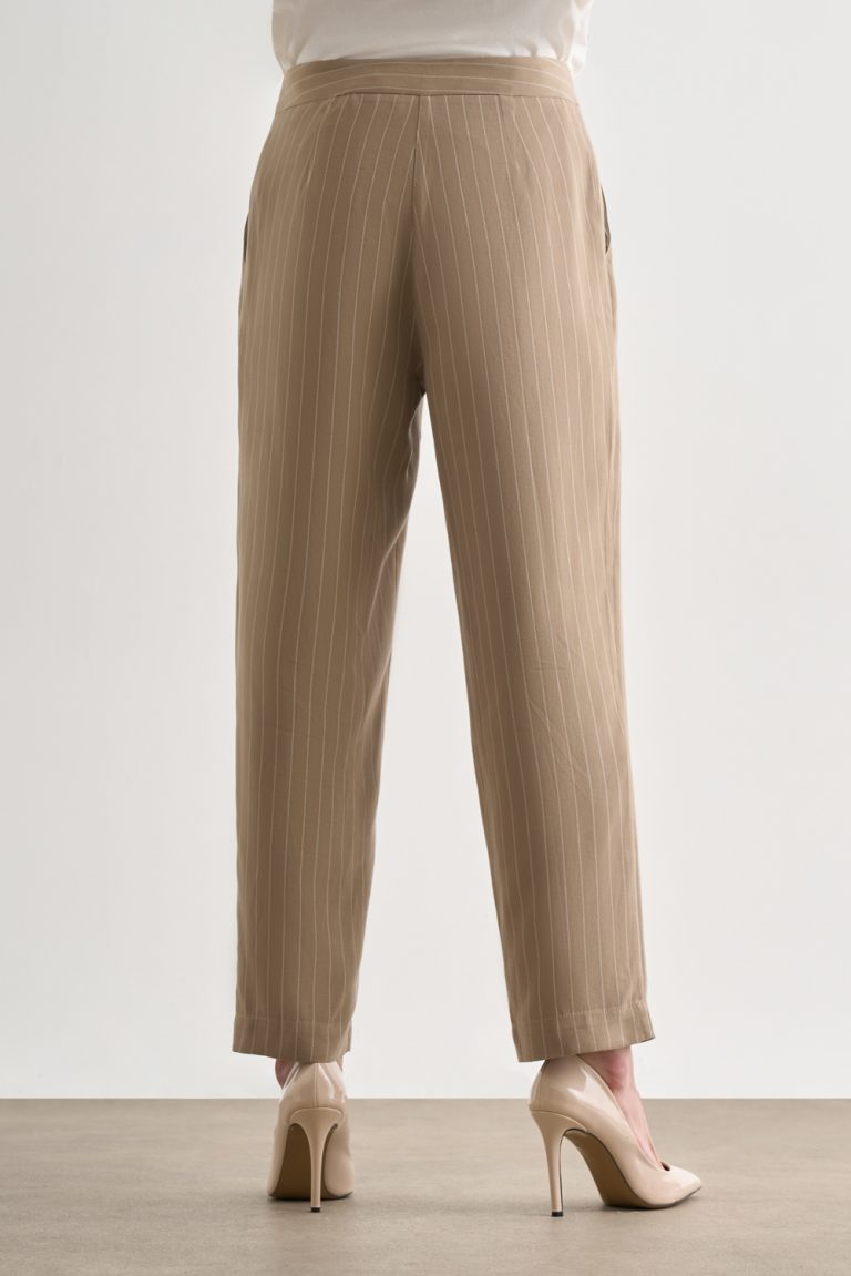 Mizalle Bej Rengi İnce Çizgili Tek Pile Klasik Pantolon - Mizalle