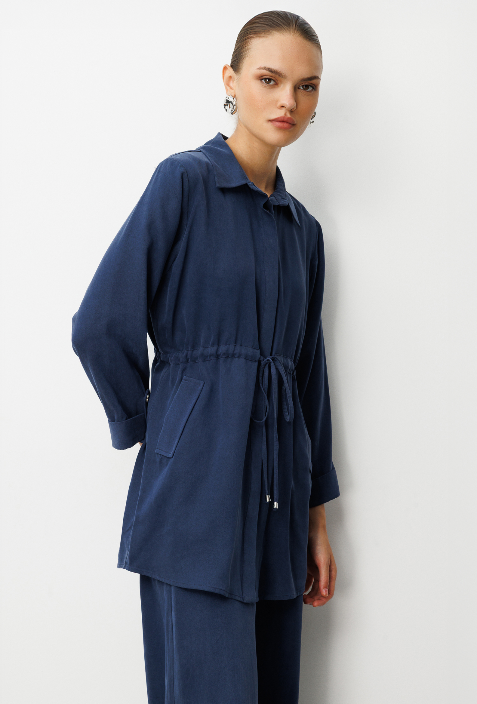 Mizalle - Mizalle Beli Büzgülü İndigo Mavi Cupro Tunik Mizalle - Mizalle Beli Büzgülü İndigo Mavi Cupro Tunik