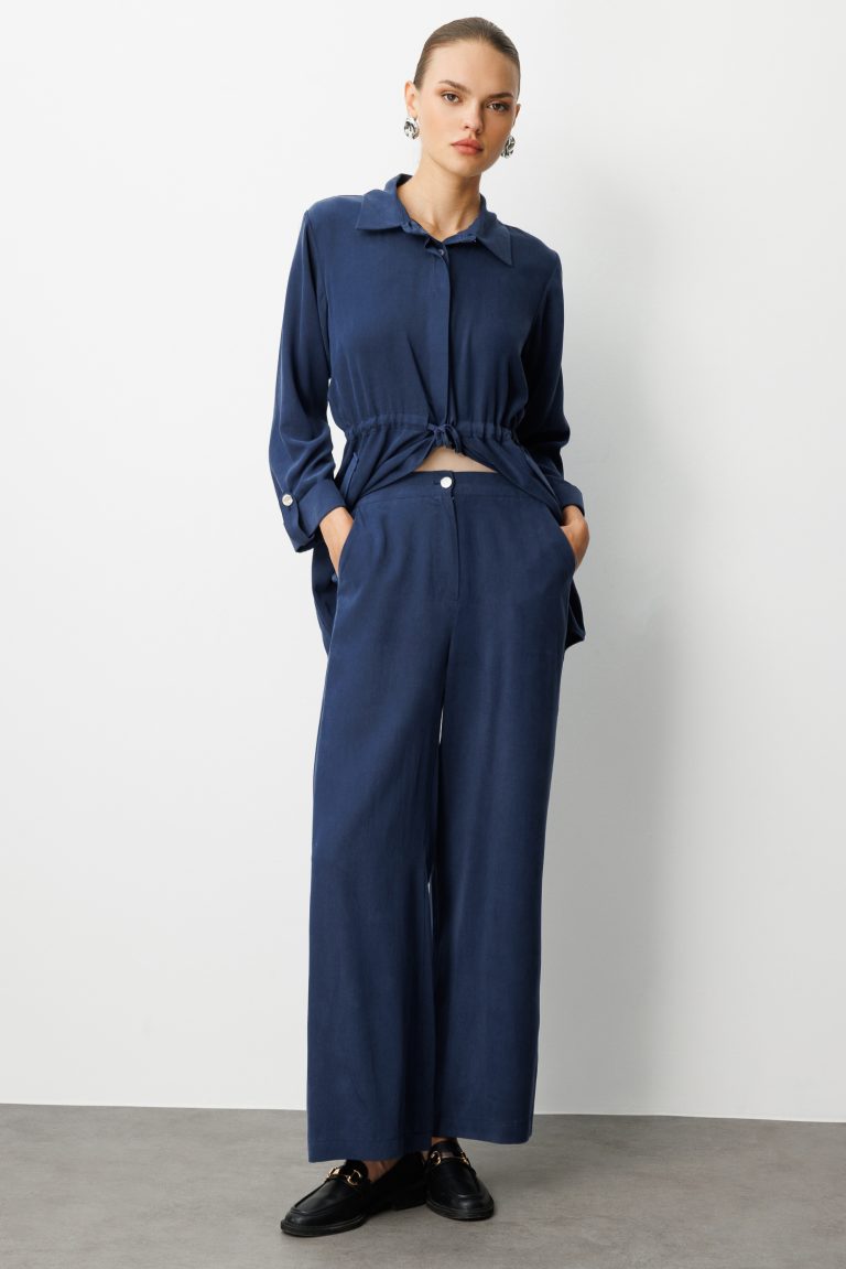 Mizalle Beli Büzgülü İndigo Mavi Cupro Tunik - Mizalle