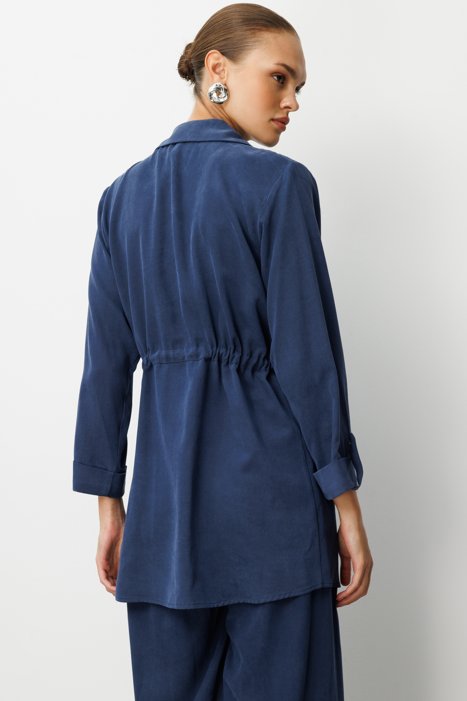 Mizalle Beli Büzgülü İndigo Mavi Cupro Tunik