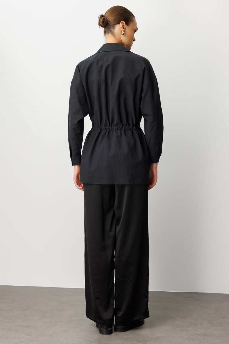 Mizalle Beli İp Büzgülü Siyah Paraşüt Trençkot Tunik - Mizalle