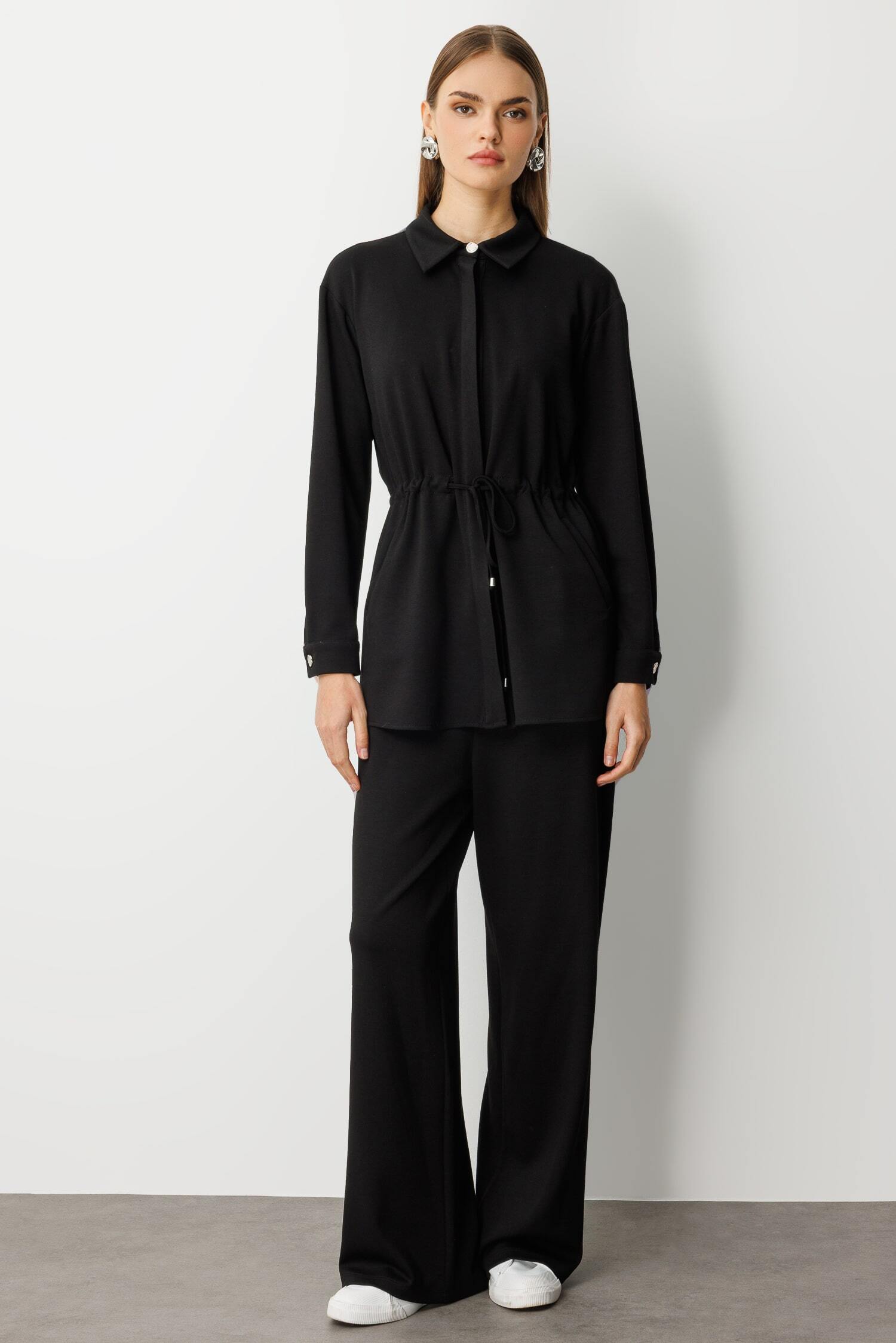 Mizalle Beli İp Büzgülü Yumuşak Dokulu Siyah Tunik - Mizalle