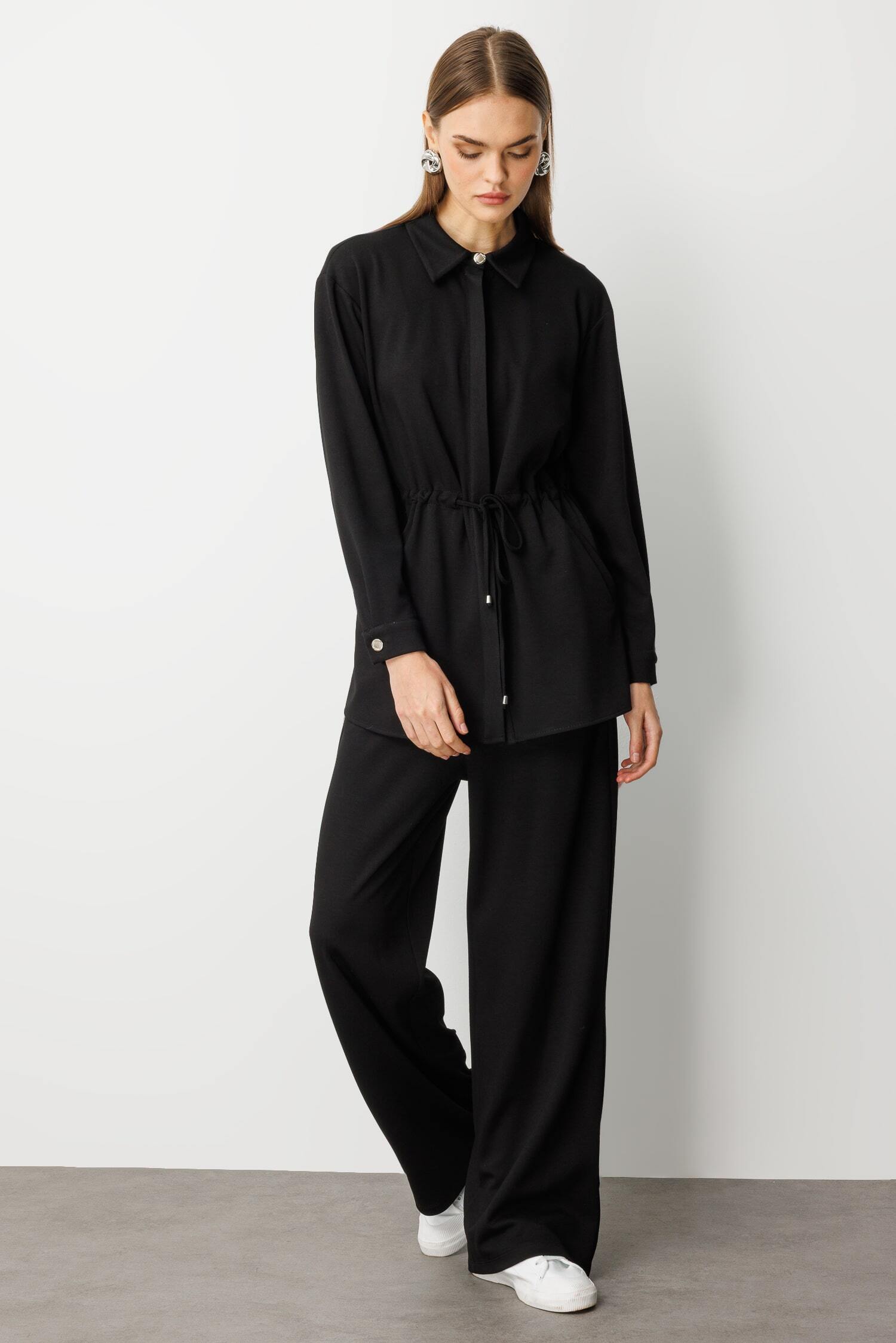 Mizalle Beli İp Büzgülü Yumuşak Dokulu Siyah Tunik - Mizalle