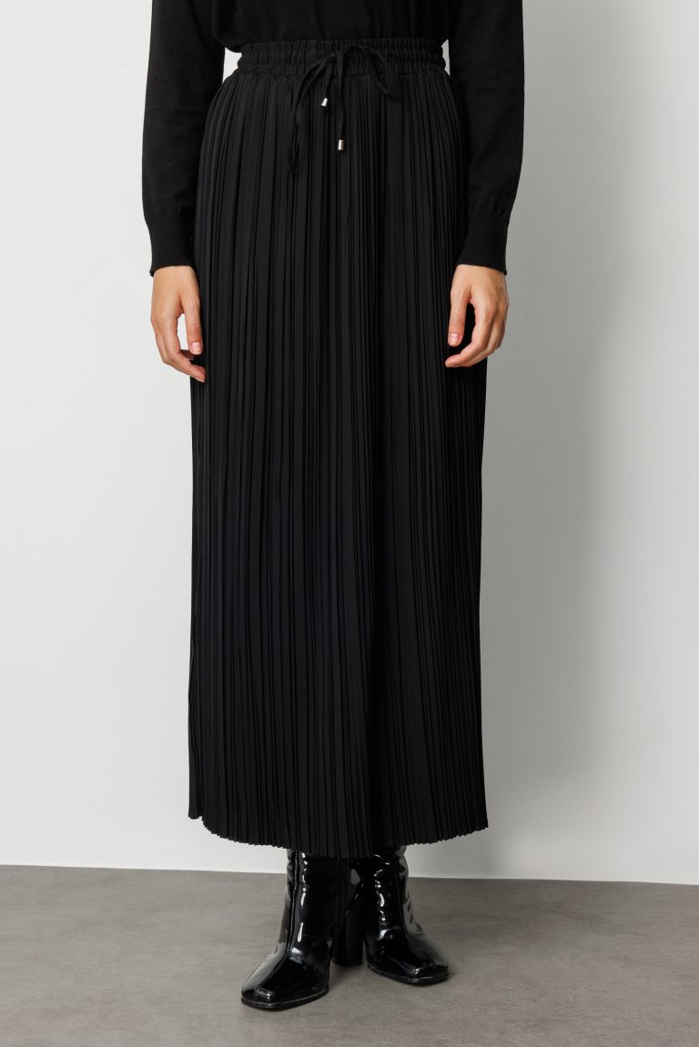 Mizalle Beli İpli İnce Piliseli Siyah Maksi Etek - Mizalle