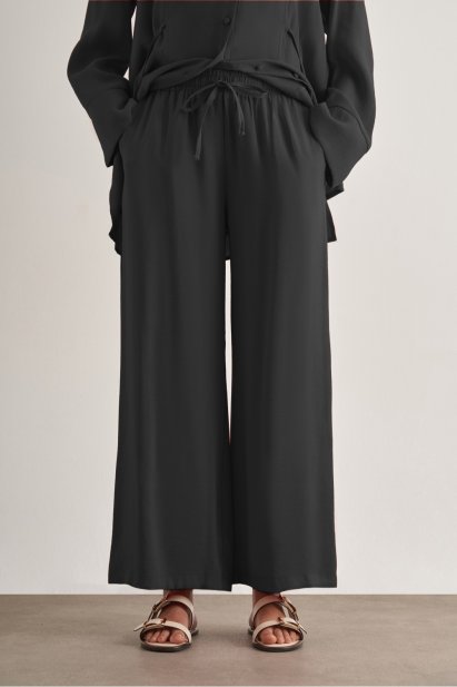 Mizalle Beli İpli Modal Karışımlı Siyah Rahat Pantolon - Mizalle
