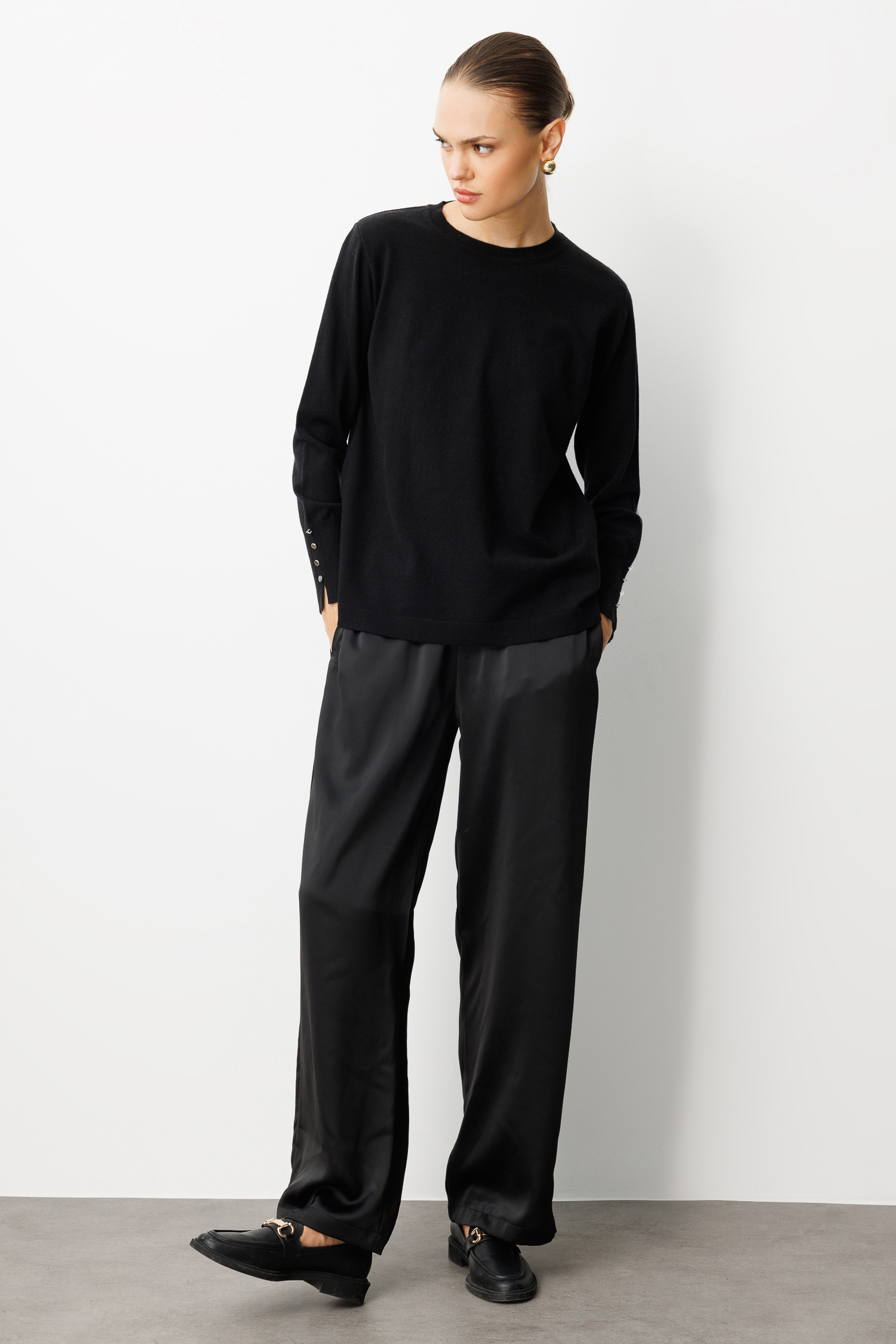 Mizalle Beli Lastikli Geniş Paça Saten Siyah Pantolon - 4