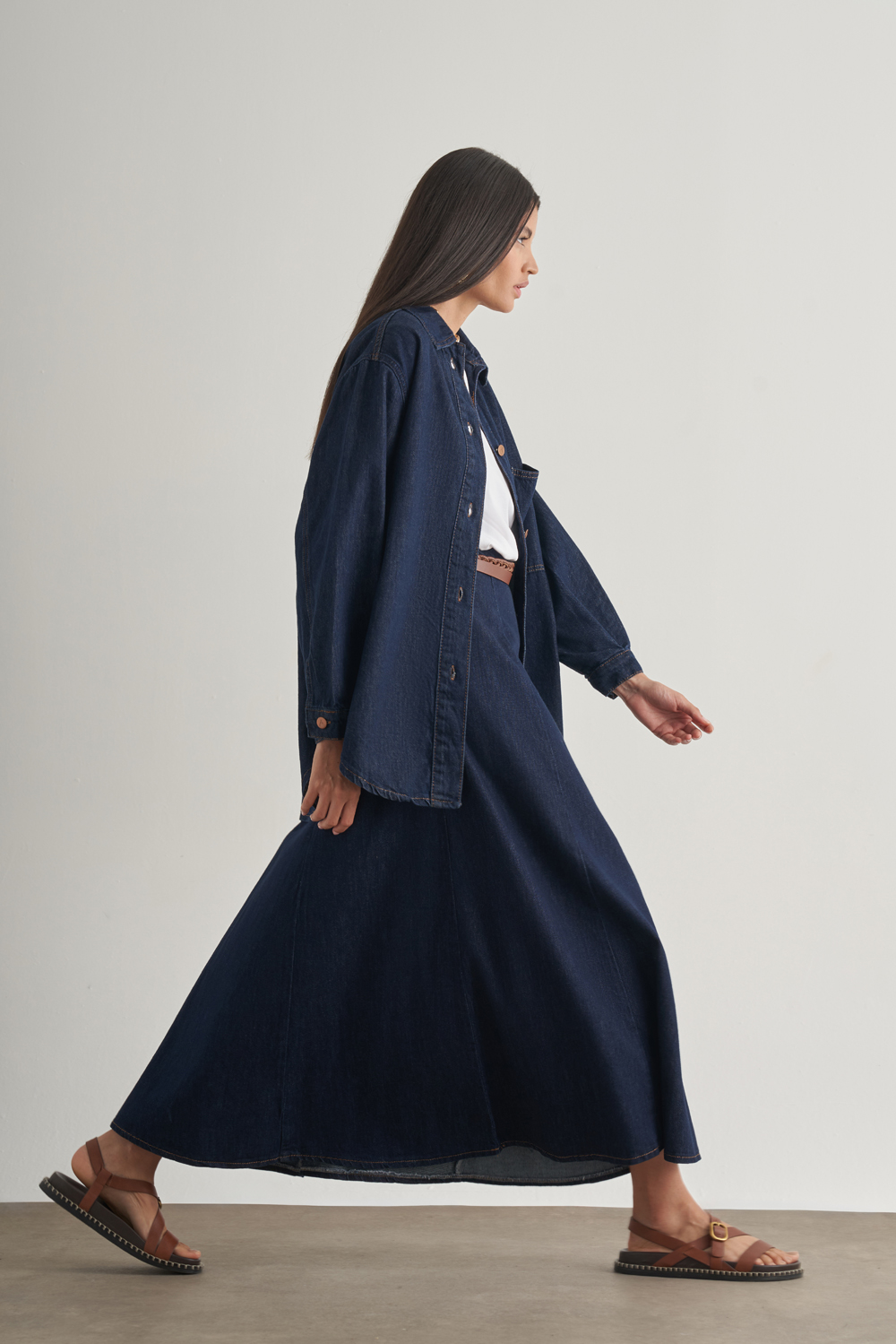 Mizalle Beli lastikli Volanlı Evaze Lacivert Maksi Denim Etek