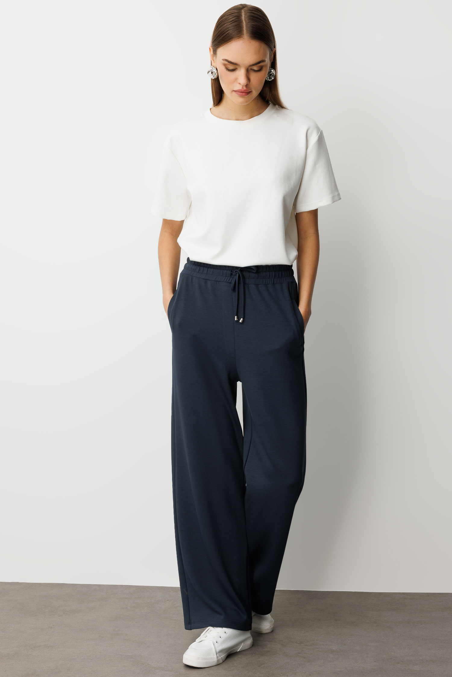 Mizalle Beli Lastikli Yumuşak Dokulu Antrasit Jogger Pantolon - Mizalle