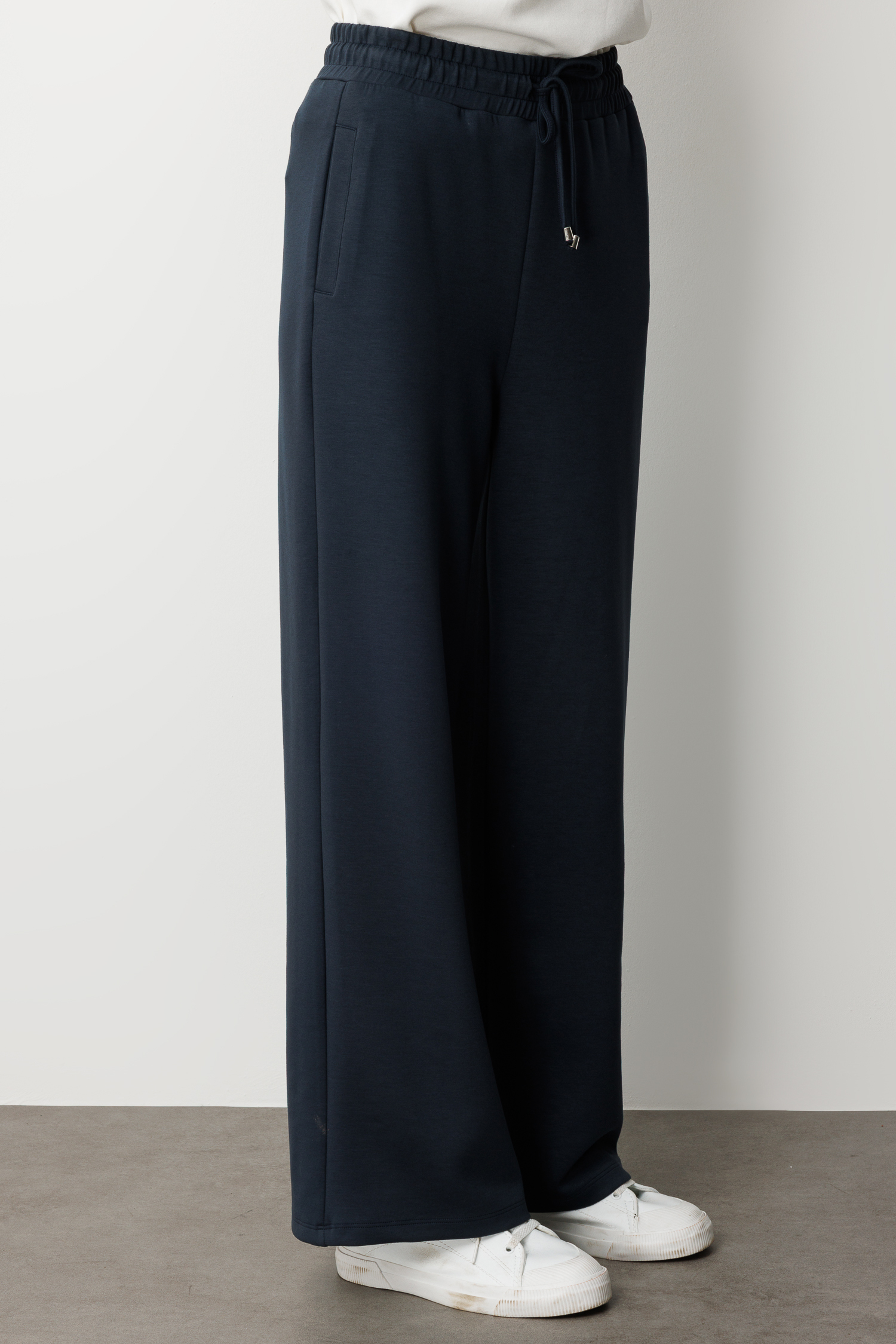 Mizalle Beli Lastikli Yumuşak Dokulu Antrasit Jogger Pantolon - Mizalle