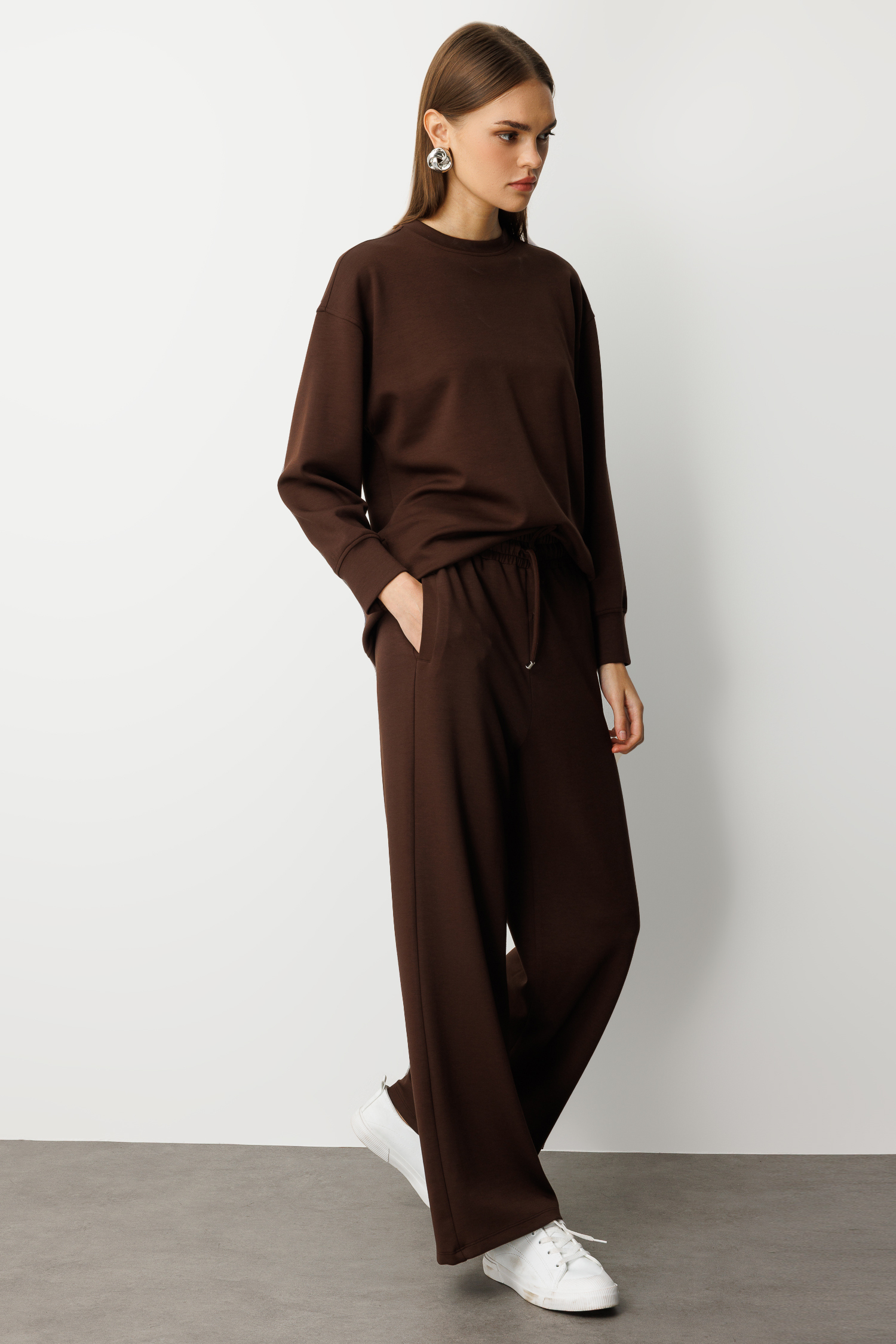 Mizalle Beli Lastikli Yumuşak Dokulu Kahverengi Jogger Panton - Mizalle