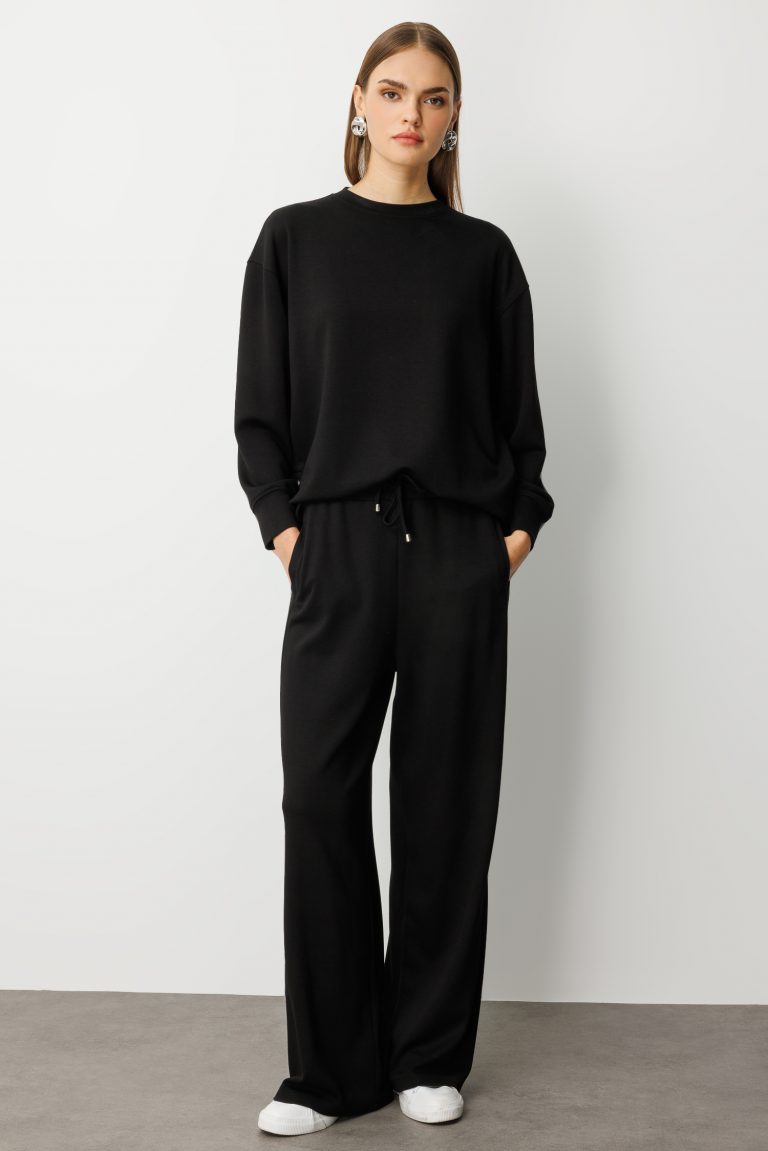 Mizalle Beli Lastikli Yumuşak Dokulu Siyah Jogger Pantolon - Mizalle