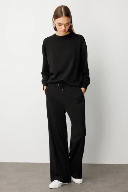 Mizalle Beli Lastikli Yumuşak Dokulu Siyah Jogger Pantolon - Mizalle